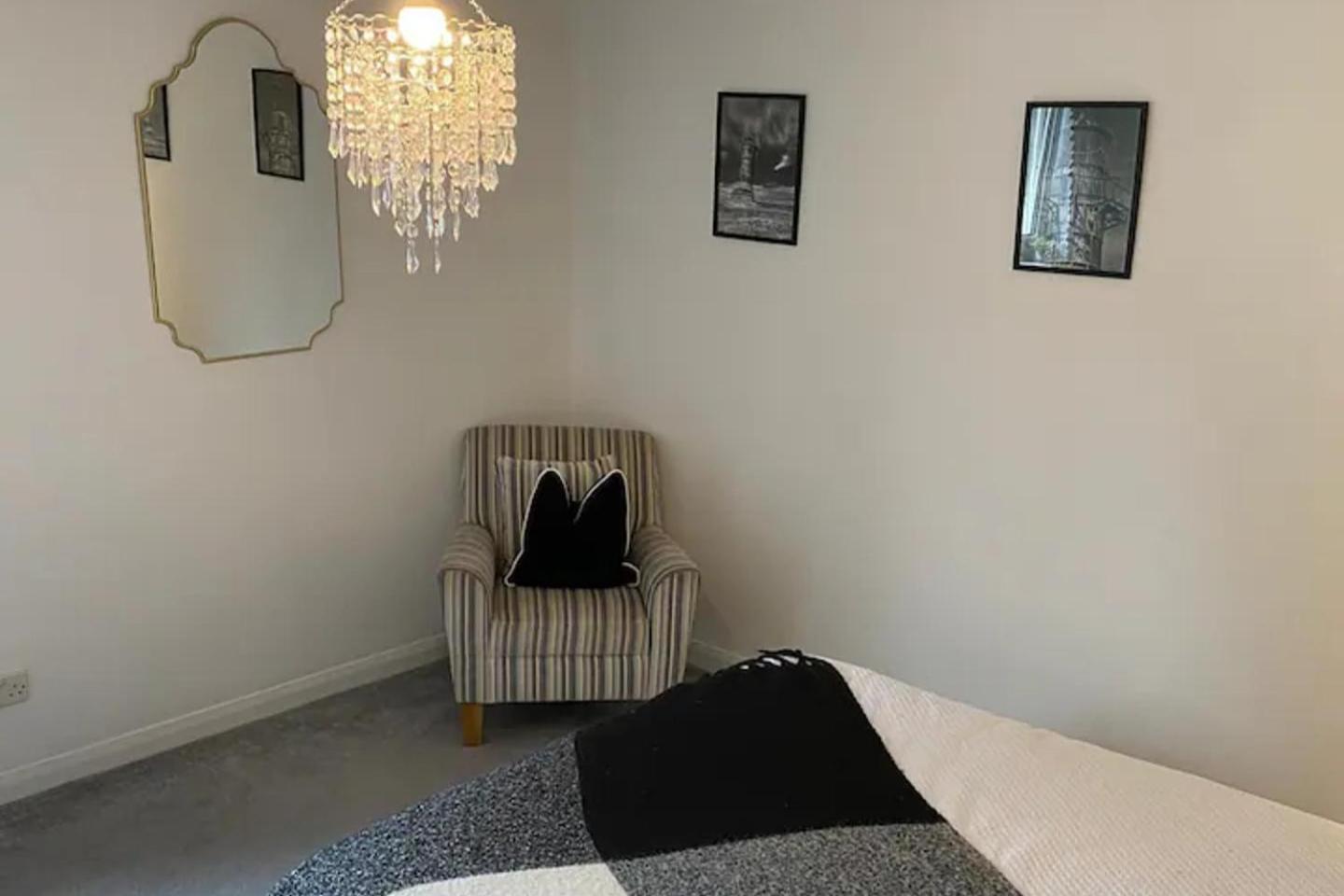2 Bed-Sleeps 4-Sea View-Pet Friendly-Parking Lägenhet Llanelli Exteriör bild