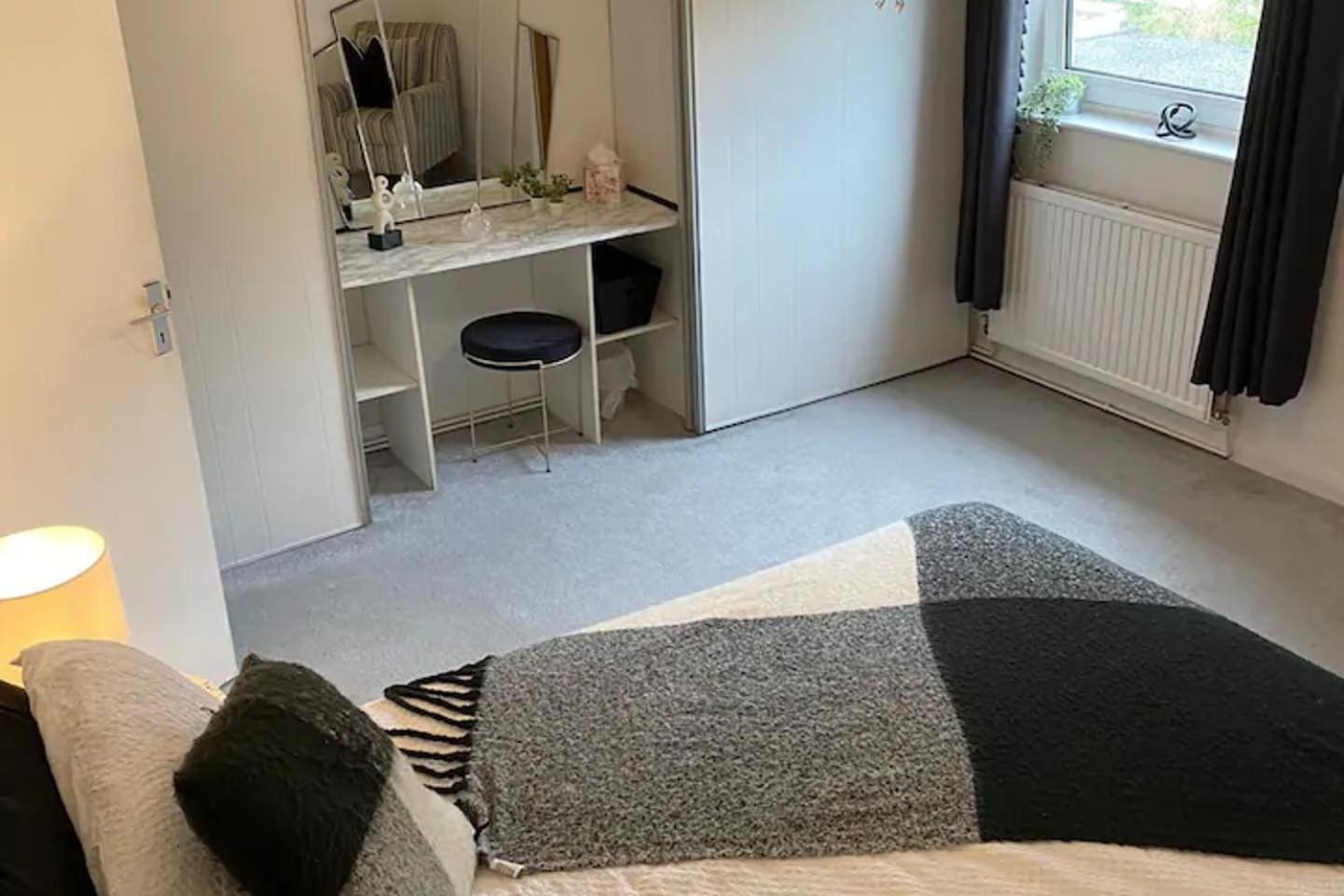 2 Bed-Sleeps 4-Sea View-Pet Friendly-Parking Lägenhet Llanelli Exteriör bild